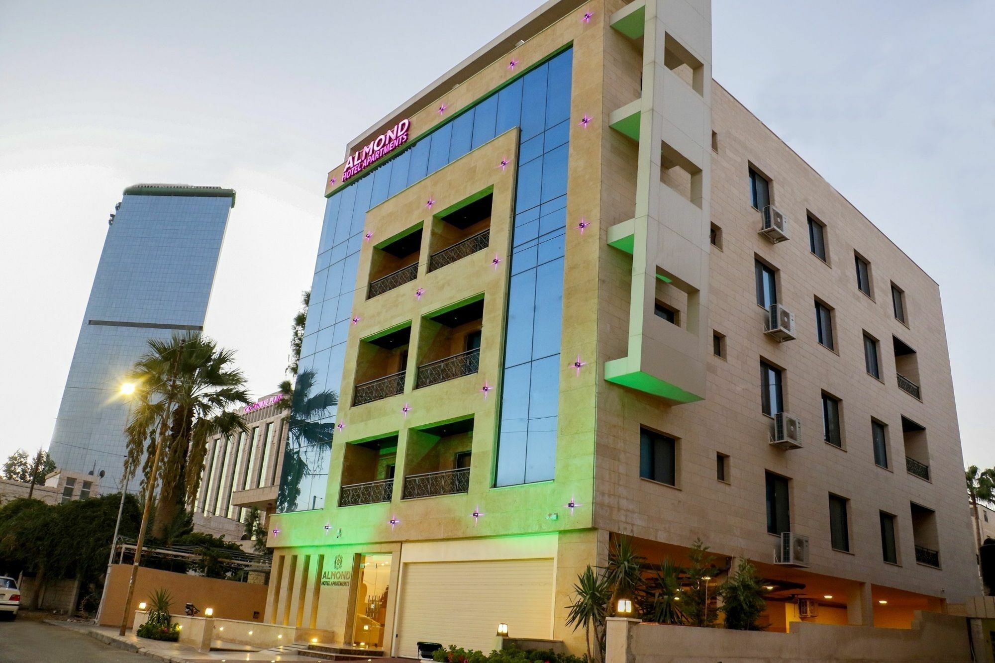Almond Hotel Apartments Amman Ngoại thất bức ảnh
